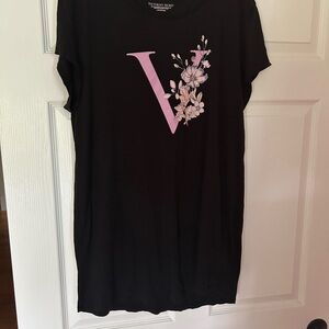 Victoria’s Secret Sleep Tshirt Black Is 100% Cotton Size Large